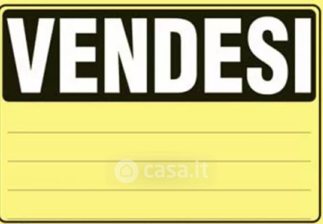 Capannone in commerciale in sp 498 12