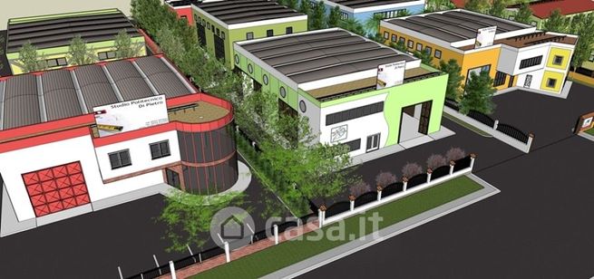 Capannone in commerciale in Via Enrico Fermi