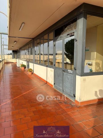 Capannone in commerciale in Via Ernesto Codignola