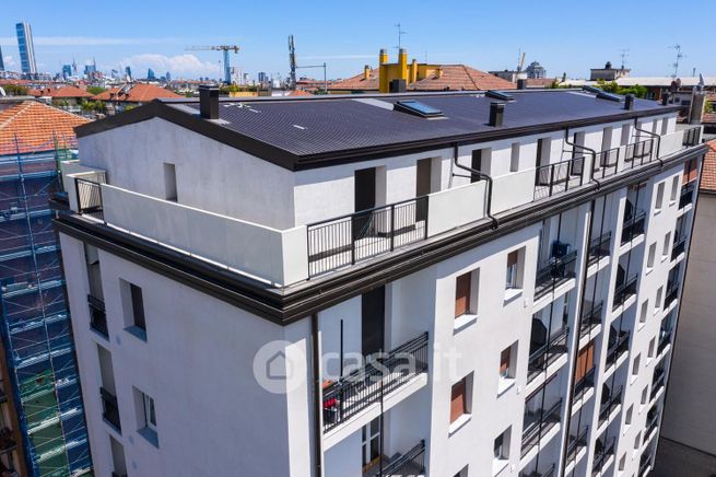 Appartamento in residenziale in Via Alfonso Capecelatro 22