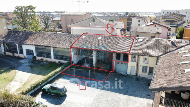 Rustico/casale in residenziale in Via Fornaci 43