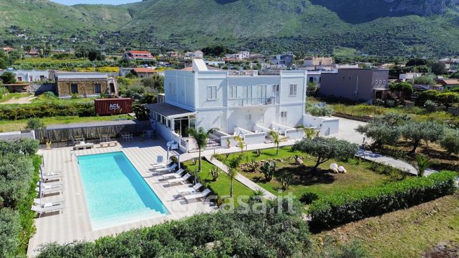 Villa in residenziale in Strada Statale 113 Settentrionale Sicula 27