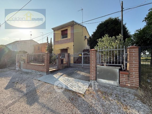 Casa indipendente in residenziale in Via Garda Menata