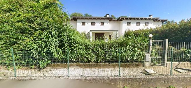 Villa in residenziale in Via S. Grato 15