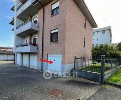 Box/posto auto in residenziale in Via Friuli