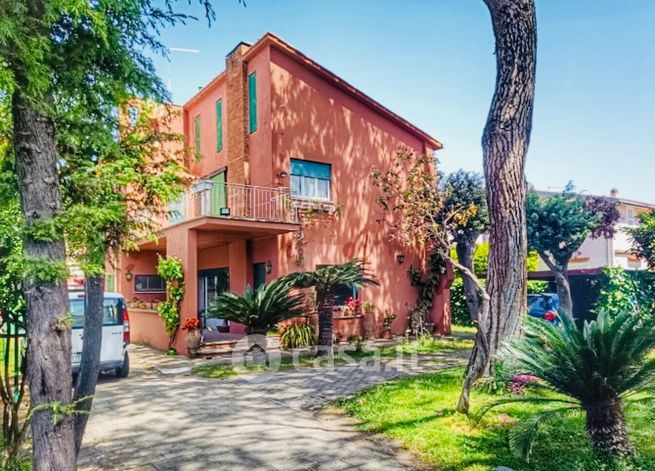 Villa in residenziale in Via Portorose 22