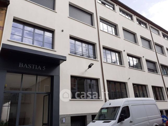 Ufficio in commerciale in Via Privata Bastia