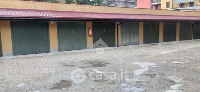 Garage/posto auto in residenziale in Via Giosuè Carducci 47