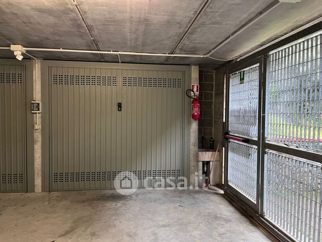 Box/posto auto in residenziale in Via Michelangelo Corosu 47
