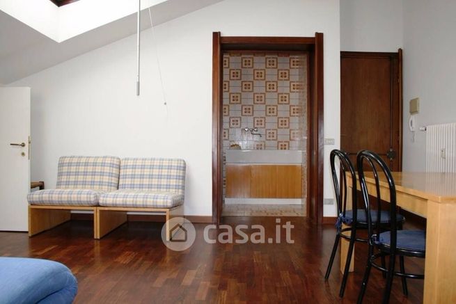 Appartamento in residenziale in Via Ravasi