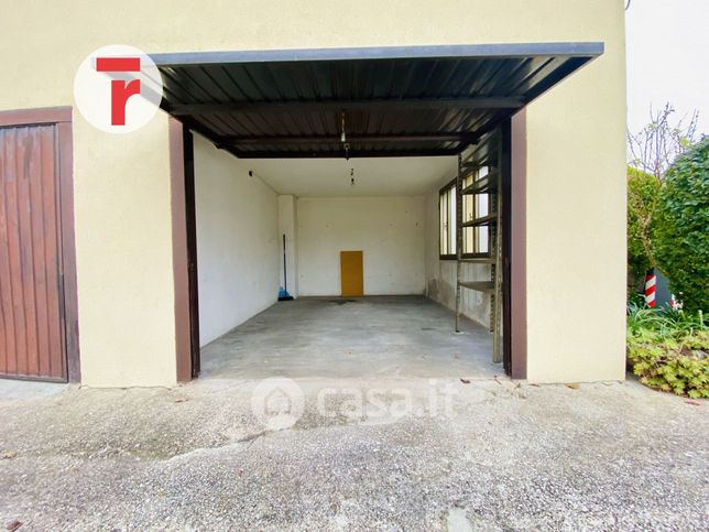 Box/posto auto in residenziale in Via Padre Ramin Ezechiele 21