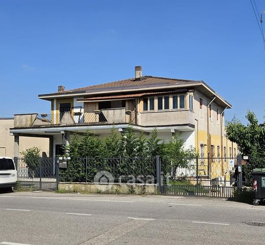 Capannone in commerciale in Via Edison Tommaso Alva 31