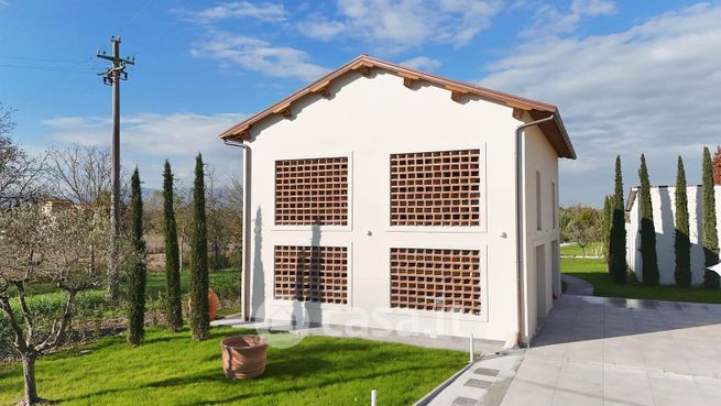 Rustico/casale in residenziale in Via del Paradiso 140