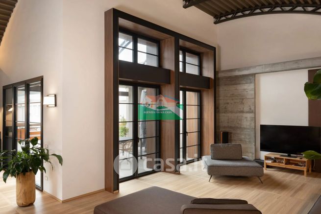 Casa indipendente in residenziale in Via Enrico Pazzi
