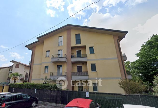 Appartamento in residenziale in Via Madonnina 40