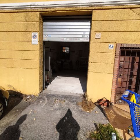 Garage/posto auto in residenziale in Via Ivrea 60