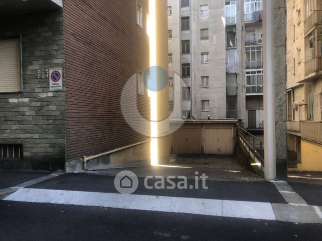 Garage/posto auto in residenziale in Corso Rosselli 105 11