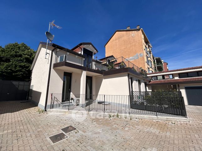 Appartamento in residenziale in Via Challant 15