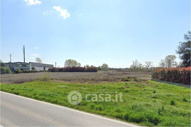 Terreno edificabile in residenziale in Via Circonvallazione 2 a