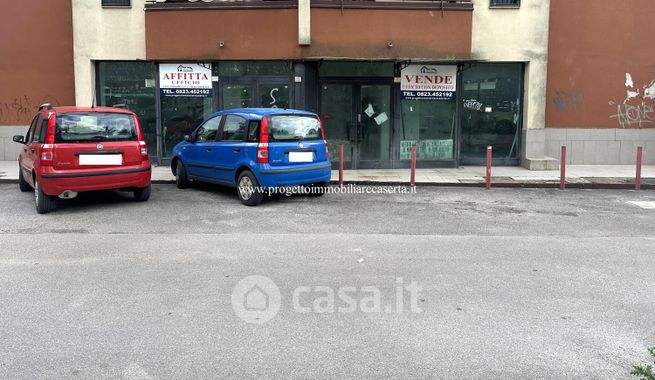 Ufficio in commerciale in Viale degli Aranci 10