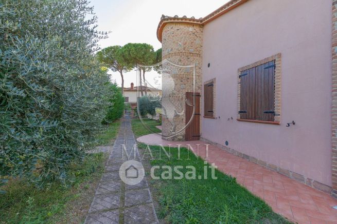Rustico/casale in residenziale in Via dei Partigiani