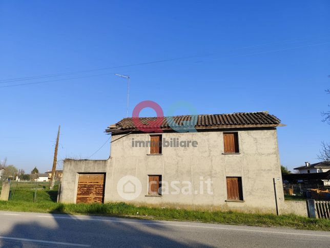 Casa indipendente in residenziale in Via Chiesa 67