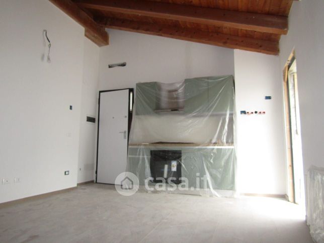 Appartamento in residenziale in Via Cesare Lenzarini 7