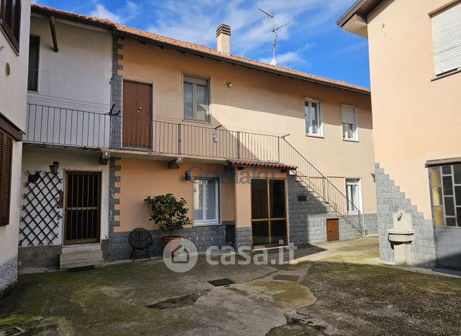 Casa indipendente in residenziale in Via Inveruno