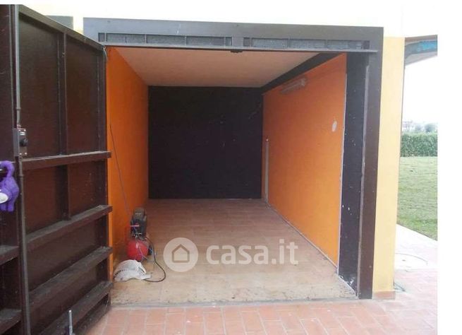 Box/posto auto in residenziale in Via del Maggino 5