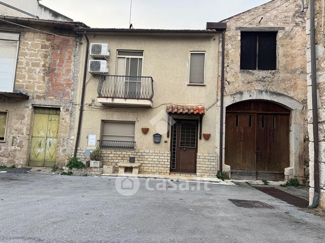 Casa bi/trifamiliare in residenziale in Via Quinto Vibio 7