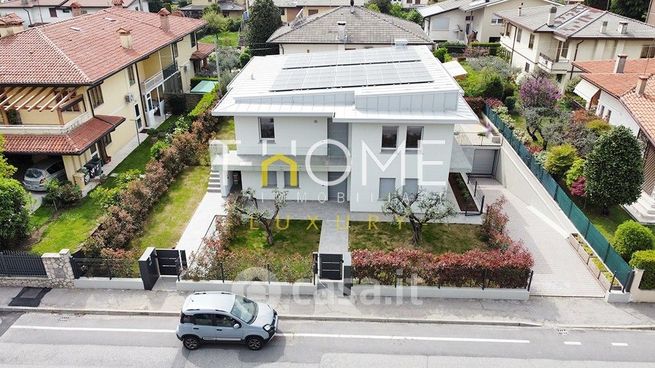 Villa in residenziale in 