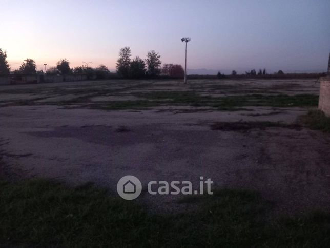 Terreno agricolo in commerciale in 