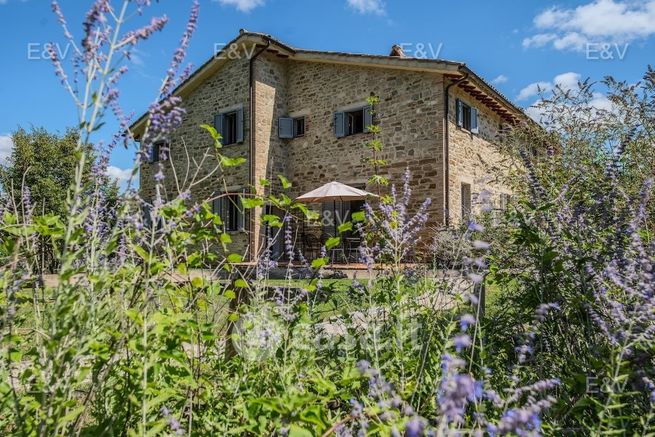 Rustico/casale in residenziale in Via Perugina
