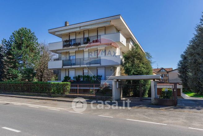 Appartamento in residenziale in Via Ugo Foscolo 28