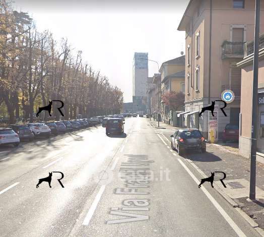 Box/posto auto in residenziale in Via Fratelli Ugoni 20