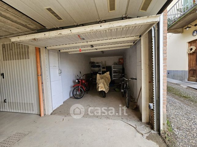 Garage/posto auto in residenziale in Strada Cesare Meano 10