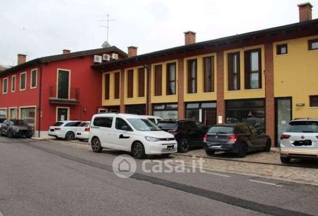 Ufficio in commerciale in Via Gio-Batta Troiani