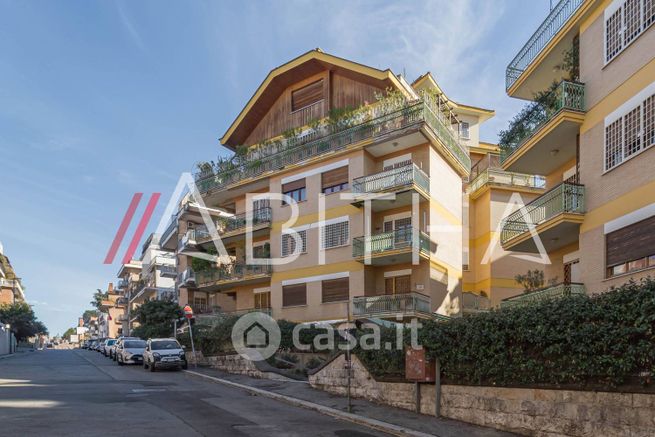 Appartamento in residenziale in Via Isidoro del Lungo