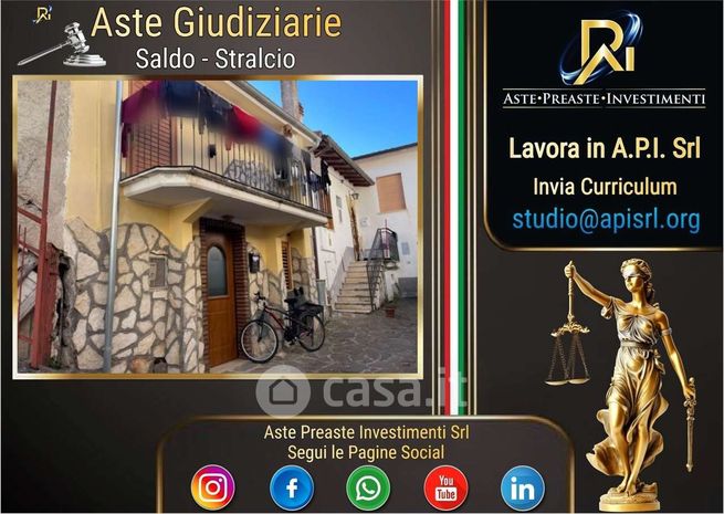 Casa indipendente in residenziale in Via Regina