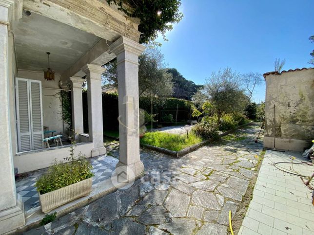 Villa in residenziale in Via Firenze