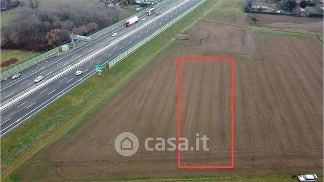 Terreno agricolo in commerciale in Strada Provinciale 32