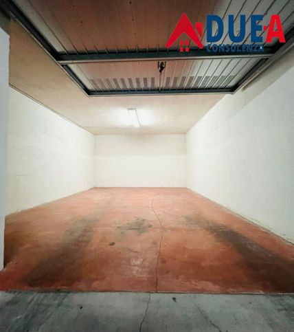 Garage/posto auto in residenziale in Via Quattro Novembre