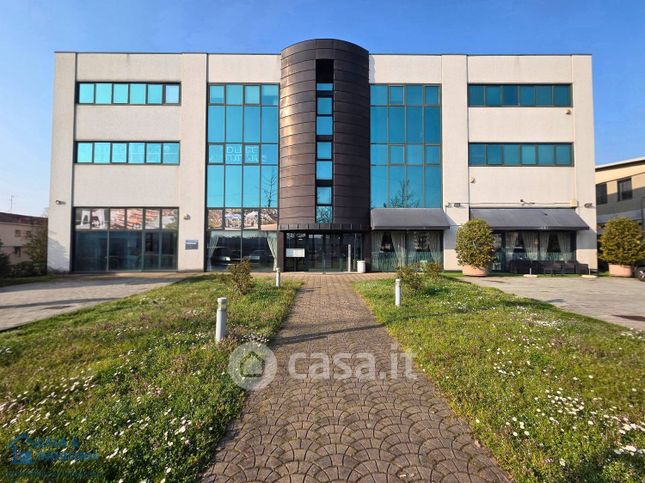 Ufficio in commerciale in Via Venezia