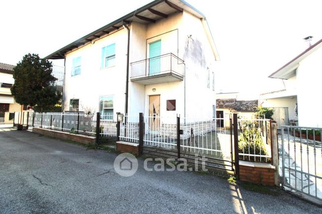 Appartamento in residenziale in Via Pinarella 80