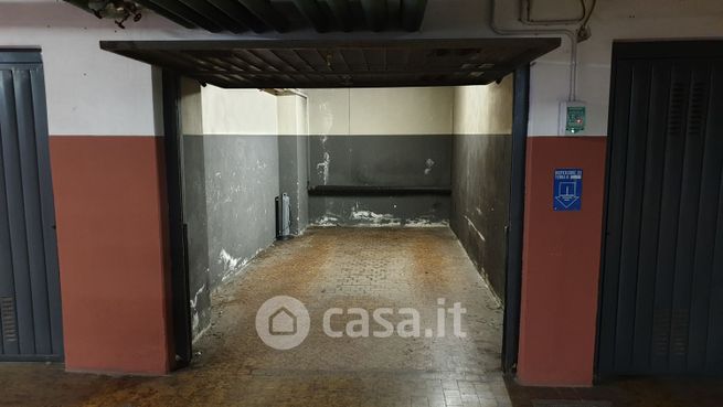 Garage/posto auto in residenziale in Via Morigi 2 a