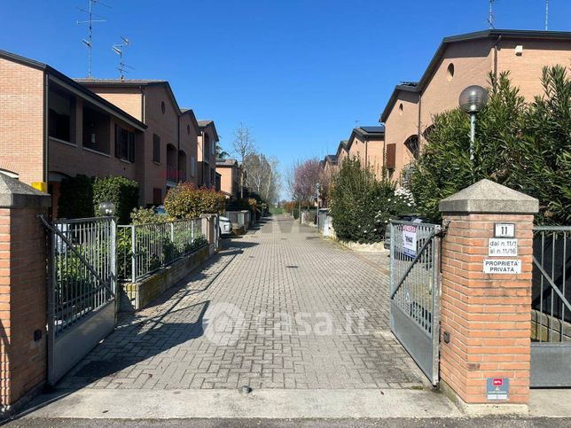 Villetta a schiera in residenziale in Via Giovanni Rinaldi 11