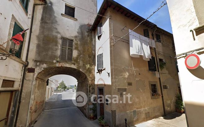 Casa indipendente in residenziale in Via Cavour 36