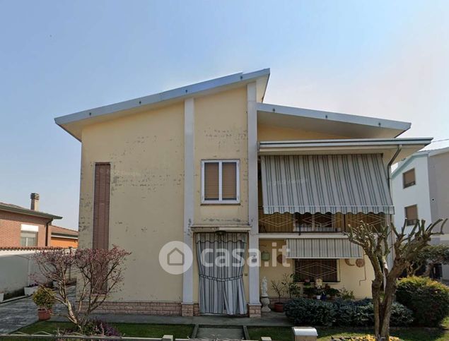 Casa indipendente in residenziale in Via Pangona