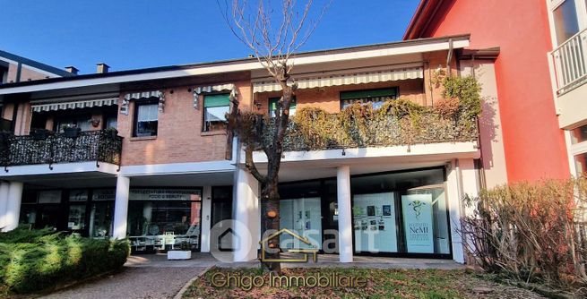 Negozio/locale commerciale in commerciale in Via RombÃ² 29