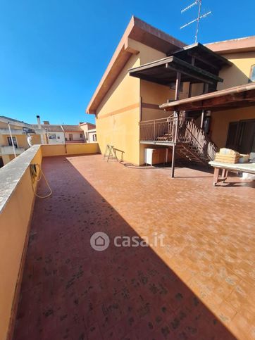 Attico/mansarda in residenziale in Via de Rosa